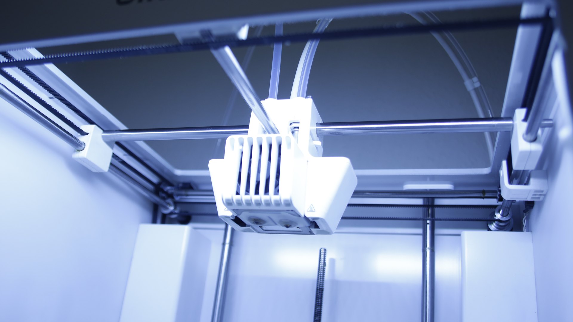 The dual print head of the UltiMaker S3, close up